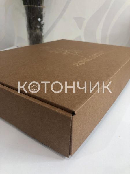 Подарункова коробка в бурому, крафтовому картоні з золотим напиленням 0617 фото КОТОНЧИК